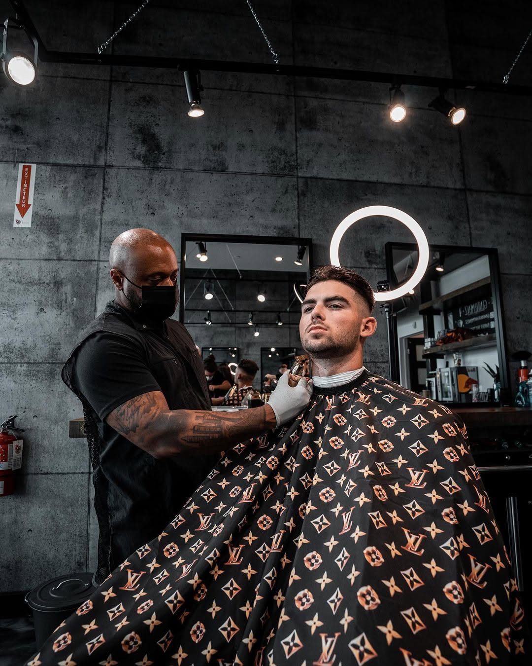 Barber Cape Vuitton ™ - Beautylinesrl