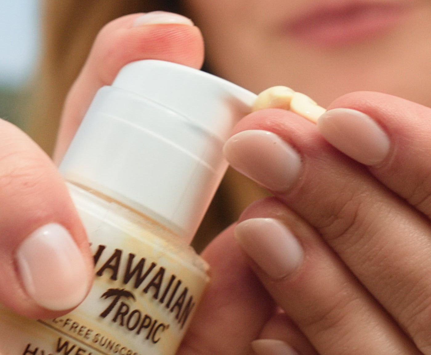 Hawaiian Tropic Lozione Viso Idratante Senza Peso SPF 30 - Beautylinesrl